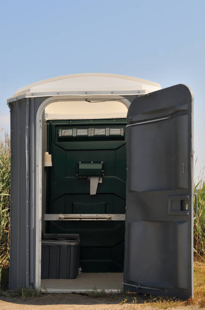 Best Luxury portable toilet rental  in Earlington, KY